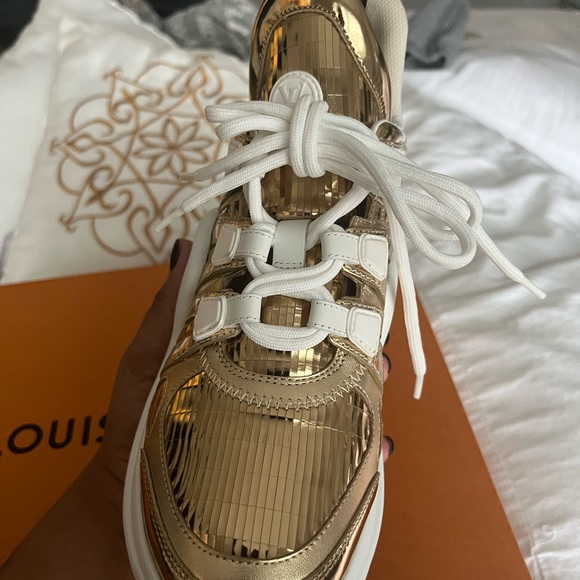 Gold metallic Louis Vuitton Archlight Sneakers - Picture 3 of 4